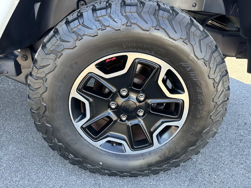 Used 2015 Jeep Wrangler Unlimited Rubicon AWD/4WD image 12