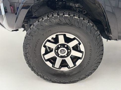 Certified 2023 Toyota 4Runner TRD Off-Road Premium w/ Moonroof Package AWD/4WD image 25