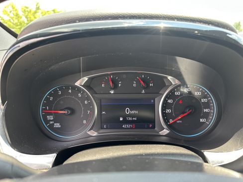 Used 2023 Chevrolet Traverse LT FWD image 21