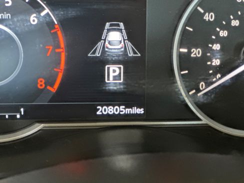 Used 2020 Nissan Kicks SR FWD image 27
