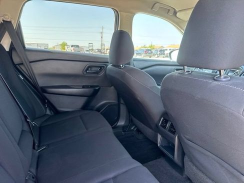 Used 2024 Nissan Rogue S AWD/4WD image 16