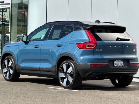 Used 2023 Volvo XC40 Recharge Ultimate AWD/4WD image 3