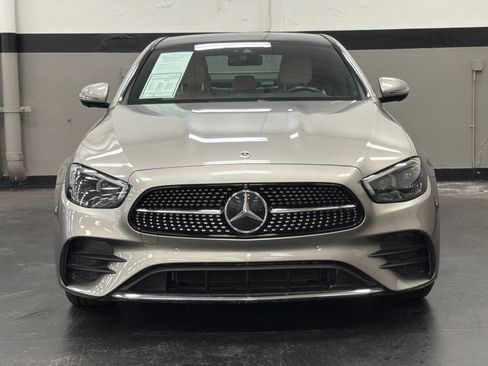 Used 2023 Mercedes-Benz E 350 4MATIC Sedan image 4
