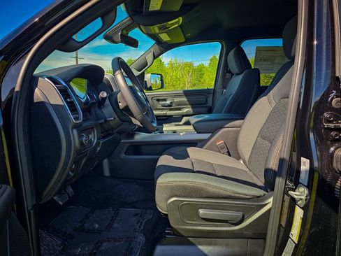 New 2026 RAM 1500 Express AWD/4WD image 12