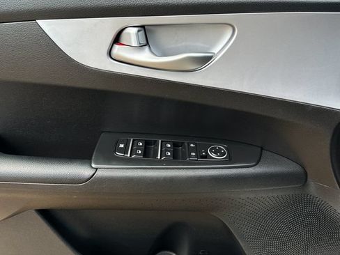 Used 2024 Kia Forte LXS w/ LXS Technology Package FWD image 12