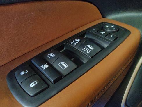 Used 2016 Jeep Grand Cherokee Summit AWD/4WD image 27