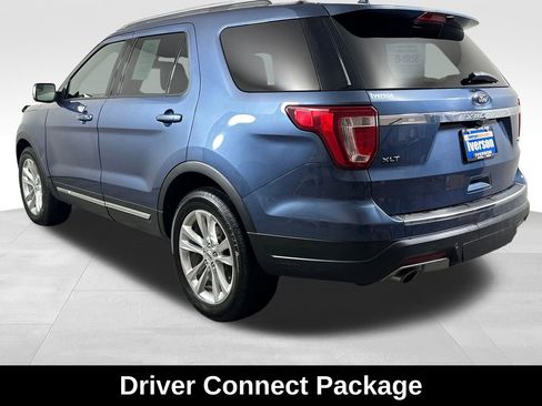 Used 2018 Ford Explorer XLT w/ Equipment Group 202A AWD/4WD image 9