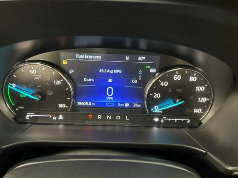 Used 2022 Ford Escape SE w/ Cold Weather Package FWD image 17