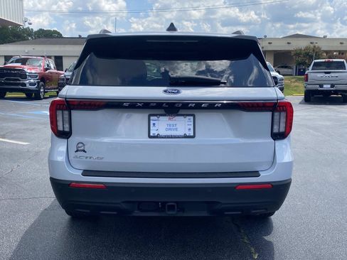 Used 2026 Ford Explorer Active RWD image 4