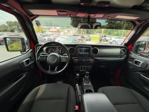 Used 2019 Jeep Wrangler Sport w/ Quick Order Package 24S AWD/4WD image 2