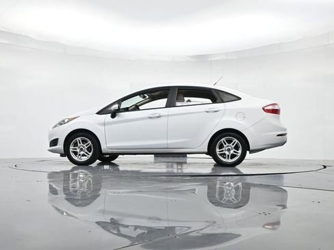 Used 2018 Ford Fiesta SE image 36