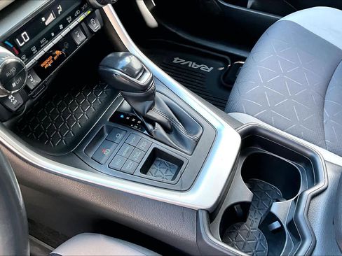 Used 2020 Toyota RAV4 XLE w/ XLE Grade Weather Package image 17