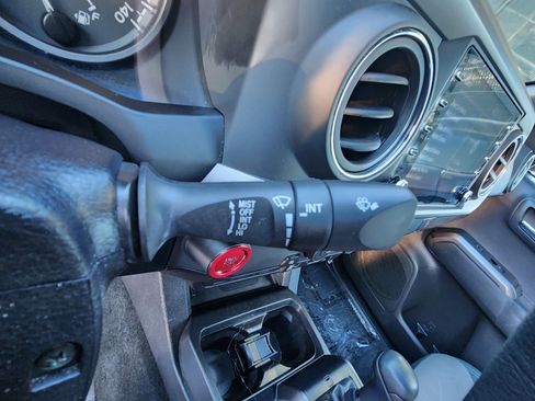 Used 2023 Toyota Tacoma TRD Sport w/ Black Out Package (TMS) image 39