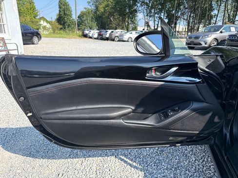 Used 2016 MAZDA MX-5 Miata Club RWD image 4