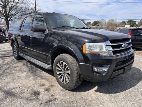 Used 2015 Ford Expedition EL XLT w/ Equipment Group 202A AWD/4WD image 2