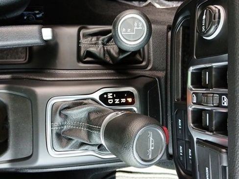 New 2025 Jeep Gladiator Sport image 43