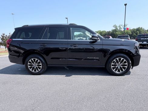 Used 2025 Ford Expedition Platinum AWD/4WD image 4