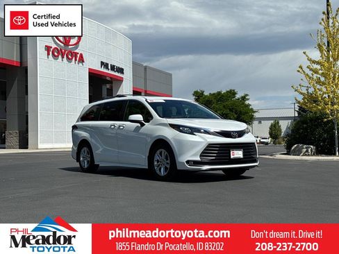 Certified 2026 Toyota Sienna XLE AWD/4WD image 1