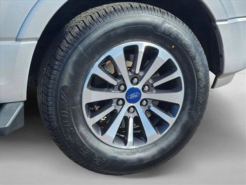 Used 2017 Ford Expedition EL XLT image 20