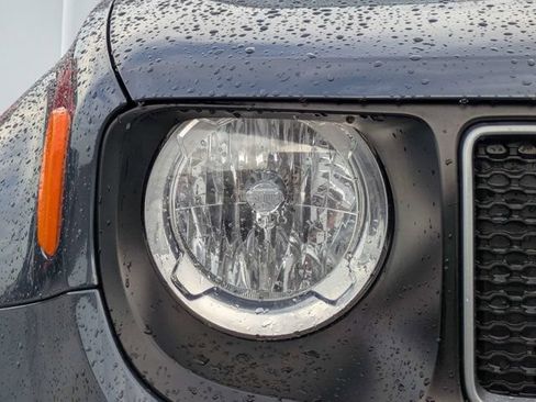 Used 2023 Jeep Renegade Latitude w/ Sun/Sound Group AWD/4WD image 9