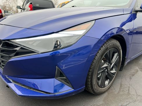 Used 2023 Hyundai Elantra SEL image 19
