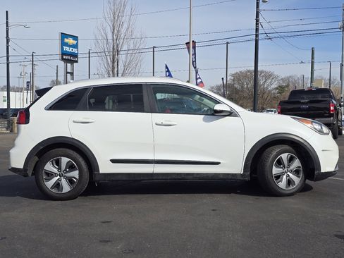 Used 2018 Kia Niro LX image 20