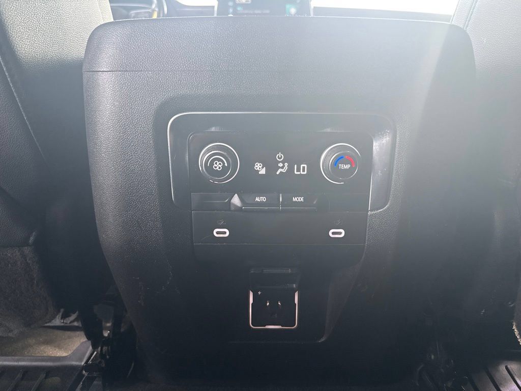 Used 2022 Chevrolet Tahoe Z71 AWD/4WD image 33