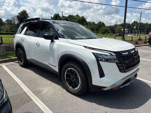 Used 2026 Nissan Pathfinder Rock Creek AWD/4WD image 3