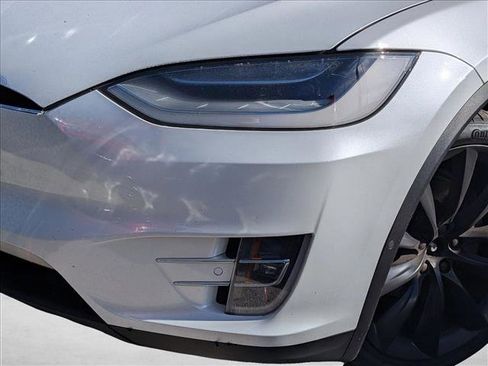 Used 2020 Tesla Model X Long Range image 2