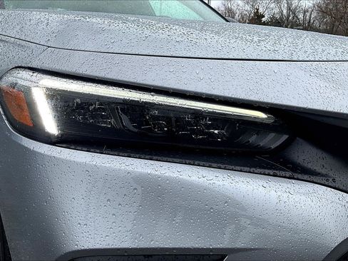 Used 2023 Honda Civic Sport image 29