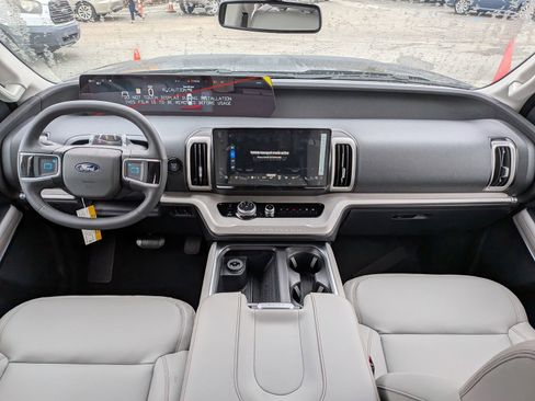 New 2025 Ford Expedition Max Active image 15