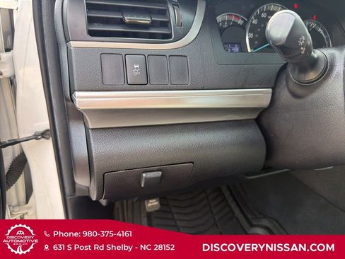 Used 2014 Toyota Camry SE w/ Moonroof Package FWD image 14