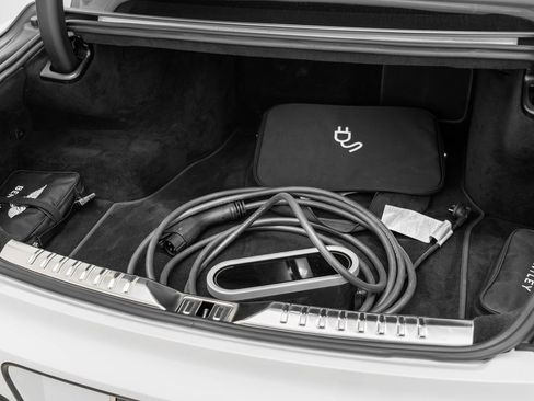 Used 2022 Bentley Flying Spur Plug-In Hybrid image 23