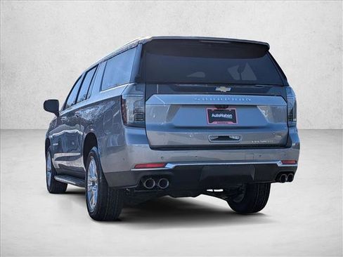 New 2026 Chevrolet Suburban Premier image 7