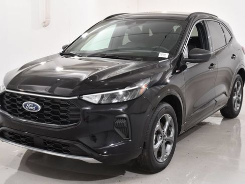Used 2024 Ford Escape ST-Line w/ Tech Pack #1 AWD/4WD image 2