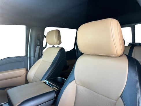 Used 2022 Ford F150 Lariat w/ Max Trailer Tow Package image 10