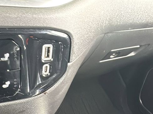 Used 2022 GMC Sierra 1500 Elevation image 28