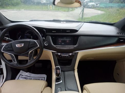 Used 2017 Cadillac XT5 Luxury image 18