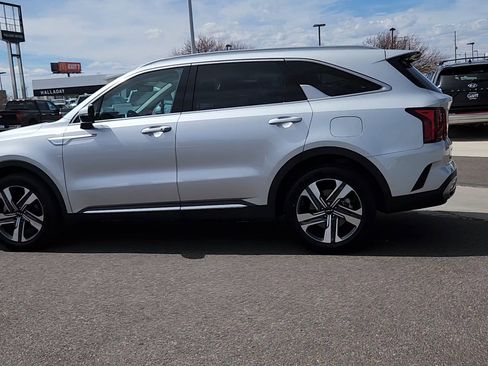 Used 2023 Kia Sorento EX AWD/4WD image 2
