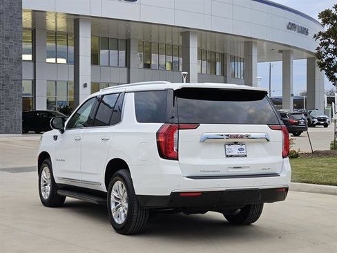 Used 2024 GMC Yukon SLT image 3
