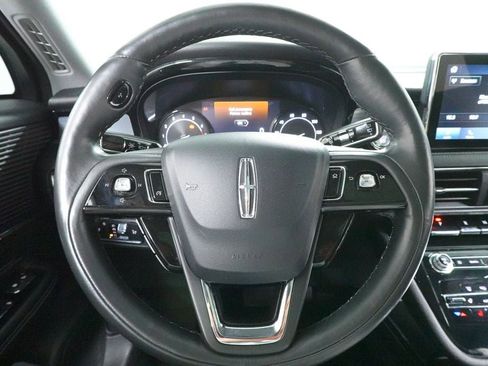 Used 2022 Lincoln Corsair AWD w/ Premium Package image 11