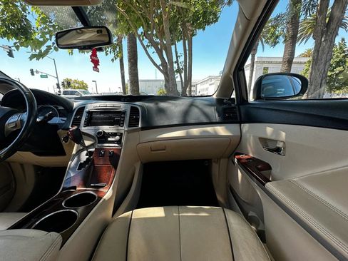 Used 2011 Toyota Venza AWD w/ Premium Pkg #2 image 12
