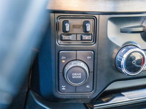 Used 2023 Ford F250 Lariat w/ Chrome Package image 31