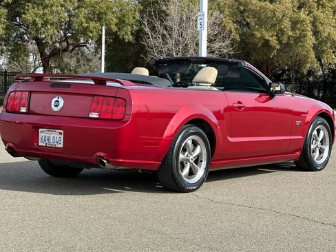 Used 2005 Ford Mustang GT Premium image 4