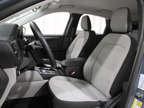 Certified 2025 Ford Escape Active w/ Cold Weather Package image 5