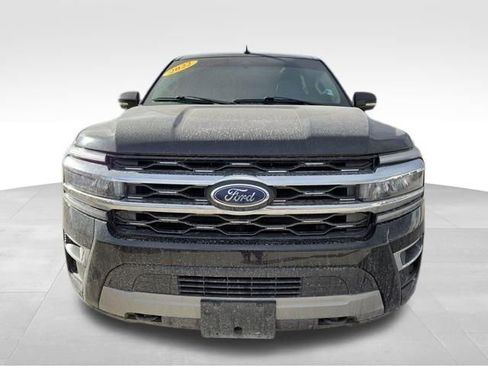 Used 2022 Ford Expedition Limited image 4