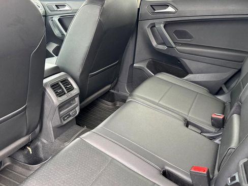 Used 2019 Volkswagen Tiguan SE FWD image 26
