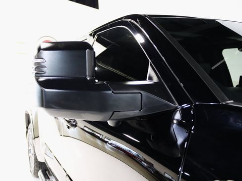 Used 2022 Toyota Tundra Platinum image 10