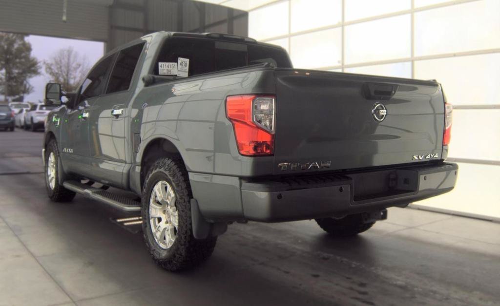 Used 2017 Nissan Titan SV AWD/4WD image 5