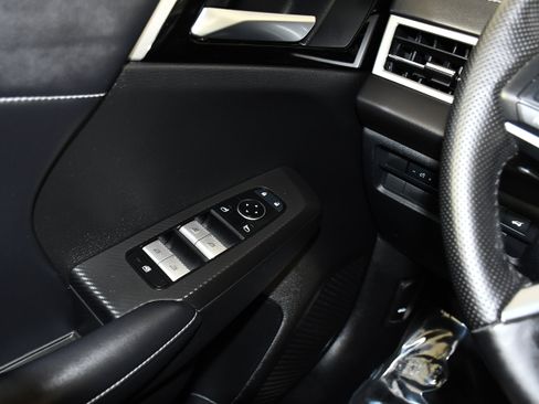Used 2022 Mitsubishi Outlander SE FWD image 32